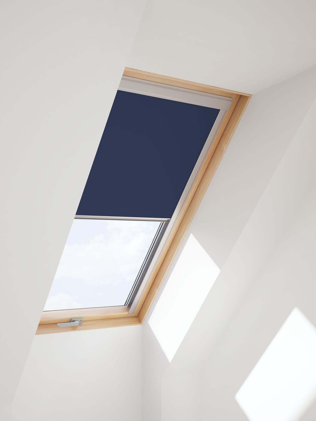 Das klasische dunkelblaue Verdunkelungsrollo für FAKRO, ARON und OPTILIGHT Dachfenster