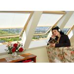 Dachfenster FAKRO FTP-V U4 aus Kiefernholz mit 3-fach-Isolierverglasung