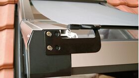 ROTO ZAR | awning blinds for Roto roof windows