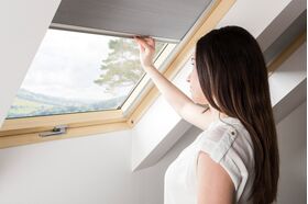 FAKRO APF | blackout pleated blind for FAKRO roof windows ✓ OptiLight ✓ ARON ✓ ARTENS