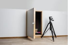 Kniestocktür FAKRO DWT