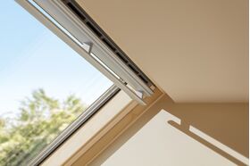 VELUX roof window GNL 1064 | Top-hung/pivoting | 3-pane | Wood