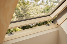 VELUX roof window GNL 1064 | Top-hung/pivoting | 3-pane | Wood
