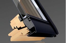 VELUX GGL 3066 SOLAR | solar powered roof window with anti burglary 3-glazing