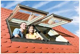 FEP P2 von FAKRO mit Moduleideckrahmen von außen