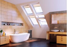 FAKRO PTP-V U4 | PVC roof window with triple glazing and air inlet