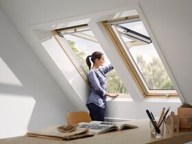 VELUX GPL 3068 | wooden, top hung roof window with safe 3-glazing
