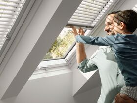 Dachfenster VELUX GLU-B 0051 mit unterem Handgriff