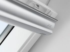 Kunststoff Dachfenster VELUX GLU-B 0064 mit unterem Handgriff und 3-fach Verglasung