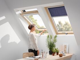 Dachfenster VELUX GLL-B 1061 mit unterem Handgriff und 3-fach Verglasung
