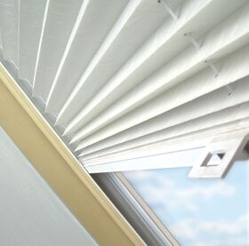 FAKRO APS | pleated blind for FAKRO roof windows ✓ OptiLight ✓ ARON ✓ ARTENS
