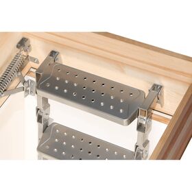 Bodentreppen FAKRO LML Lux, mehrteilige Bodentreppe aus Metall mit Gasdruckfeder