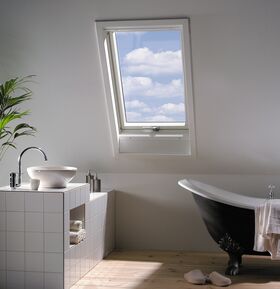 FAKRO FTU-V U4 | triple glazed, polyurethane finished roof window