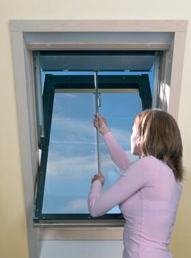 FAKRO ZSZ | Teleskop-Bedienstange für Netzmarkisen (150 cm)