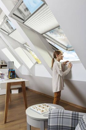 FAKRO FTU-V U4 | triple glazed, polyurethane finished roof window
