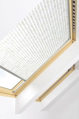 FAKRO APS | pleated blind for FAKRO roof windows ✓ OptiLight ✓ ARON ✓ ARTENS